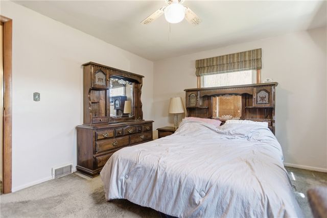 113 Center St, Evans City Boro, PA 16033