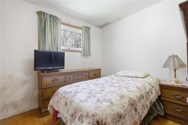 113 Center St, Evans City Boro, PA 16033