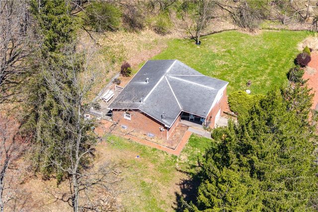 113 Center St, Evans City Boro, PA 16033