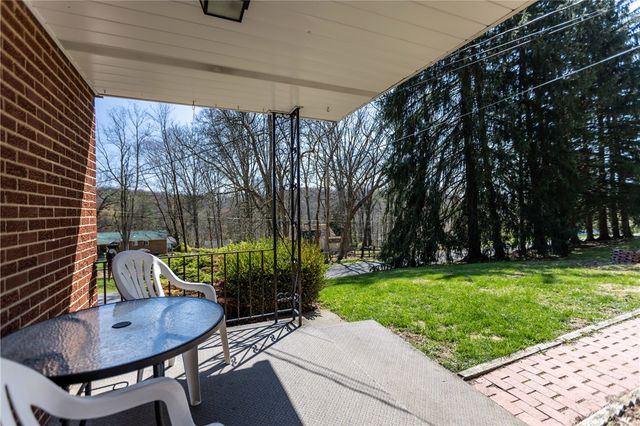 113 Center St, Evans City Boro, PA 16033