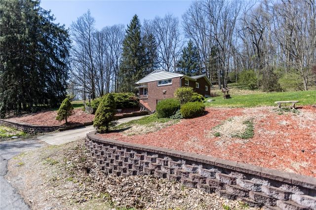 113 Center St, Evans City Boro, PA 16033
