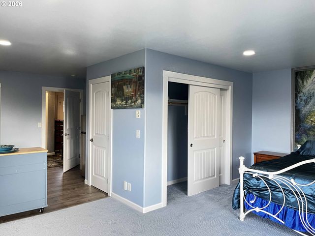 4604 Falcon St, Florence, OR 97439