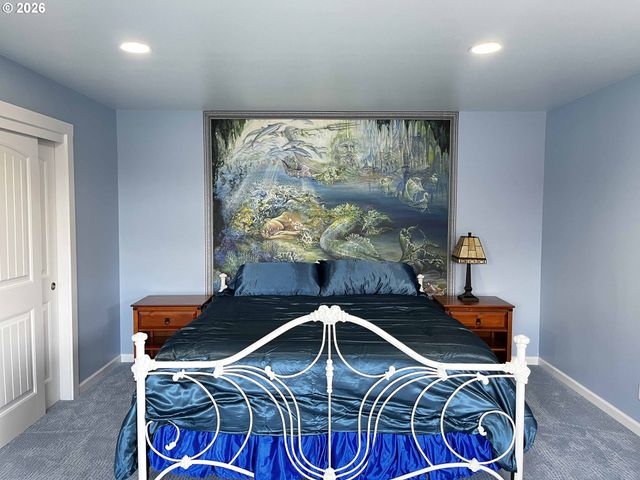 4604 Falcon St, Florence, OR 97439