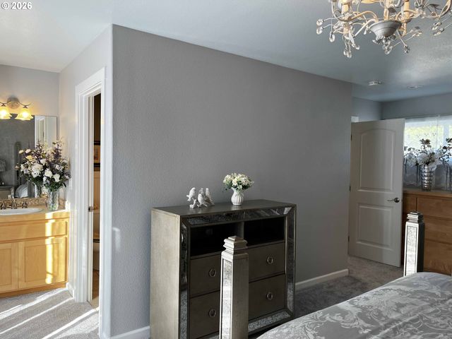 4604 Falcon St, Florence, OR 97439