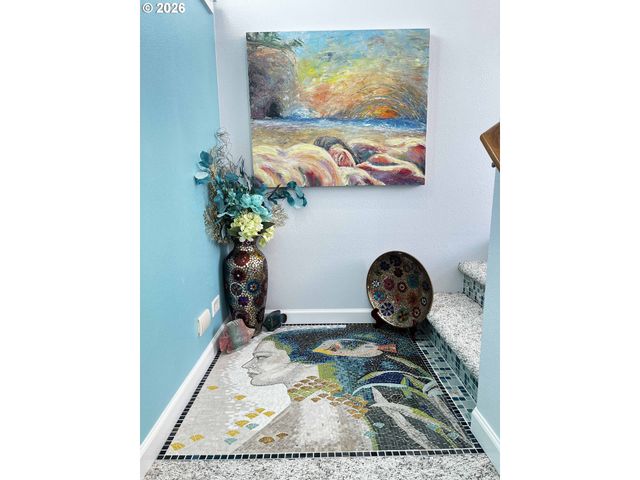 4604 Falcon St, Florence, OR 97439