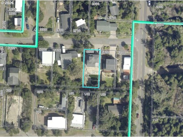 4604 Falcon St, Florence, OR 97439