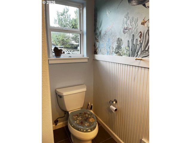 4604 Falcon St, Florence, OR 97439