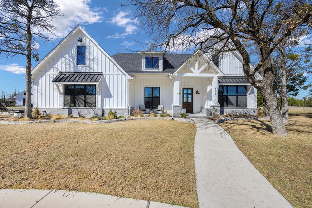 108 Red Eagle Court, Weatherford, TX 76087