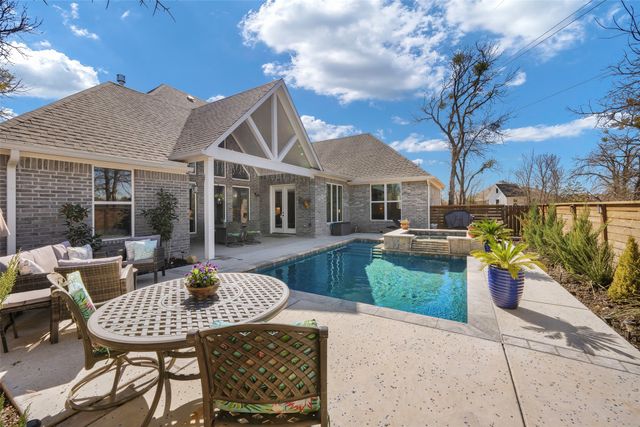 108 Red Eagle Court, Weatherford, TX 76087