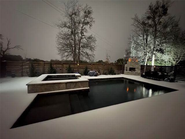 108 Red Eagle Court, Weatherford, TX 76087