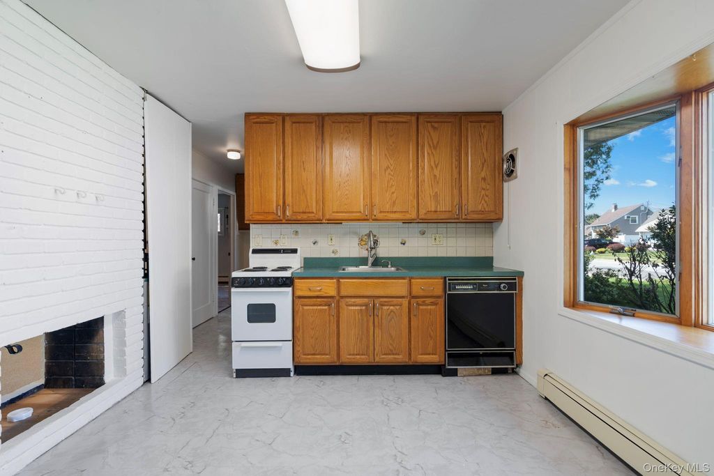 48 Grey Lane, Levittown, NY 11756 — photo 4