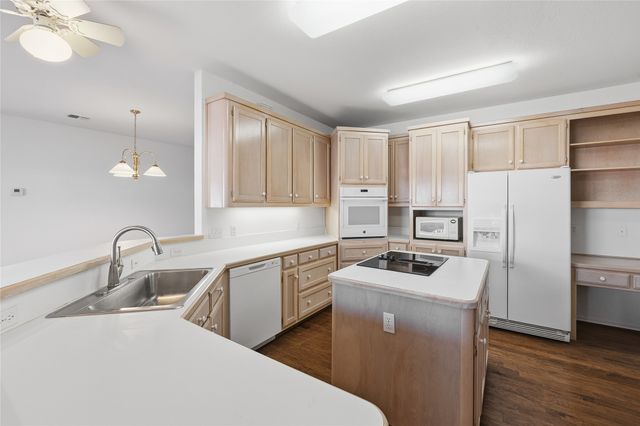 5604 Ledgestone Drive, Fort Worth, TX 76132