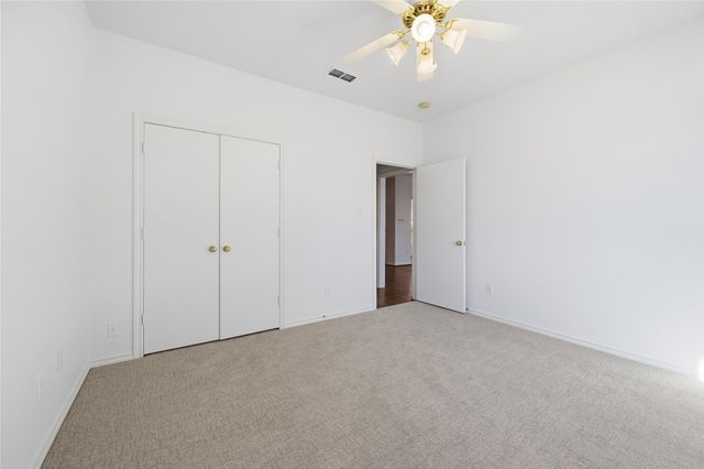 5604 Ledgestone Drive, Fort Worth, TX 76132