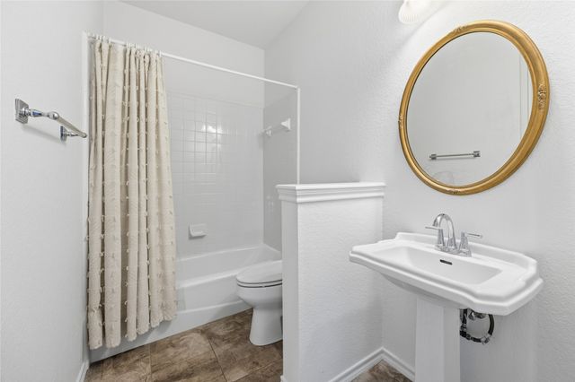 5604 Ledgestone Drive, Fort Worth, TX 76132