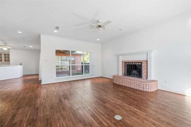 5604 Ledgestone Drive, Fort Worth, TX 76132