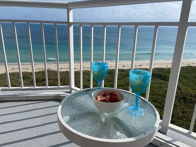 3870 N Hwy Highway A1a 906, Hutchinson Island, FL 34949