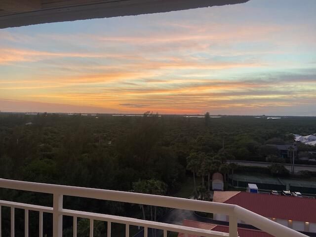 3870 N Hwy Highway A1a 906, Hutchinson Island, FL 34949