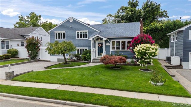 790 Wenwood Drive, East Meadow, NY 11554