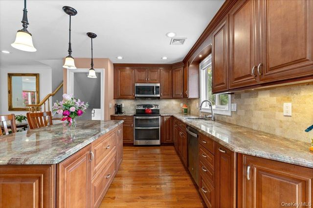 790 Wenwood Drive, East Meadow, NY 11554