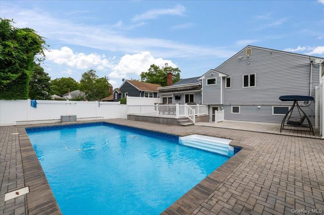 790 Wenwood Drive, East Meadow, NY 11554