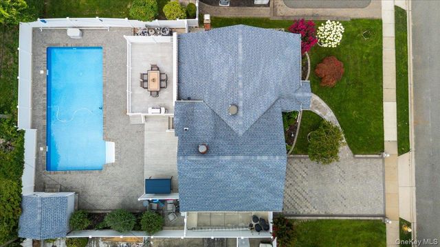 790 Wenwood Drive, East Meadow, NY 11554