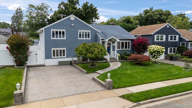 790 Wenwood Drive, East Meadow, NY 11554
