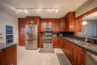 1660 NE 191st St 410-1, Miami, FL 33179