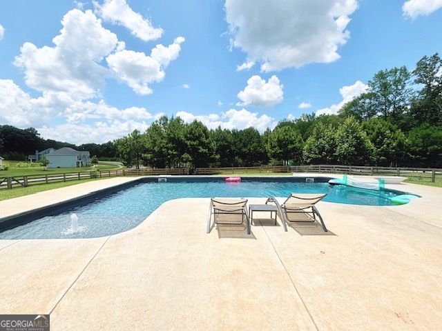 126 Drayton Farm Dr, Senoia, GA 30276