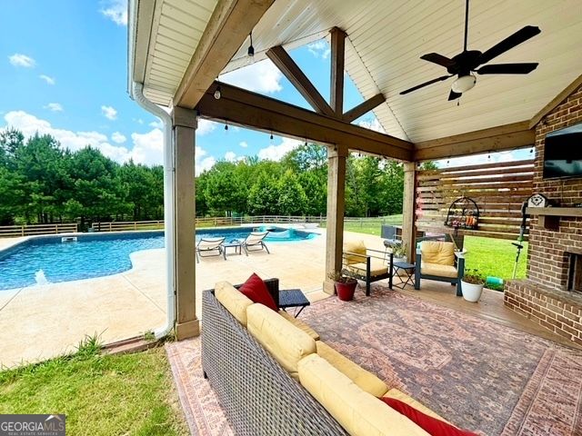 126 Drayton Farm Dr, Senoia, GA 30276