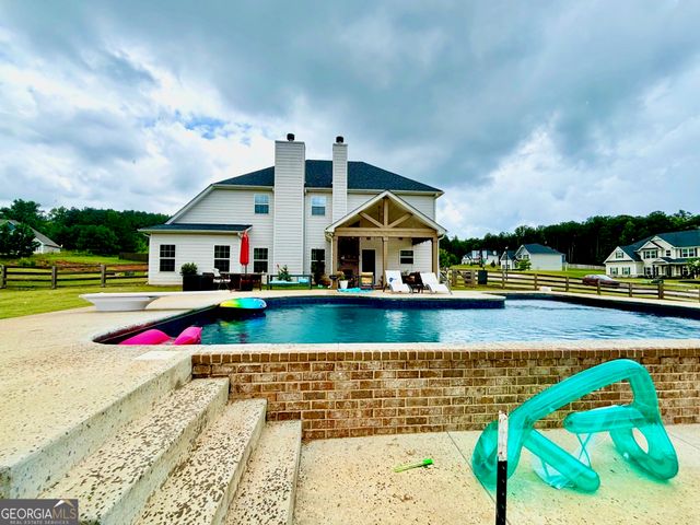 126 Drayton Farm Dr, Senoia, GA 30276