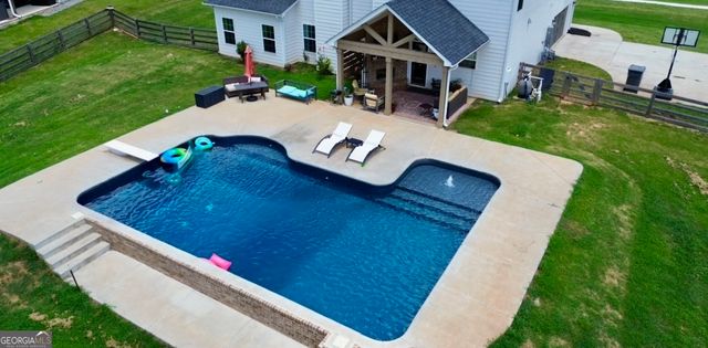 126 Drayton Farm Dr, Senoia, GA 30276