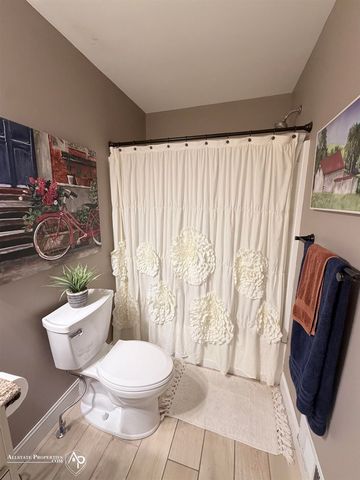 5118 Redwood Lane, Grand Blanc, MI 48439