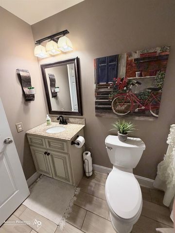 5118 Redwood Lane, Grand Blanc, MI 48439