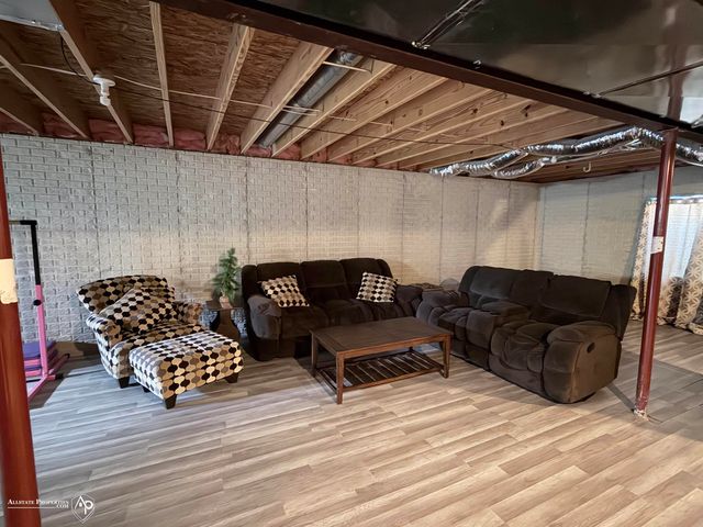 5118 Redwood Lane, Grand Blanc, MI 48439