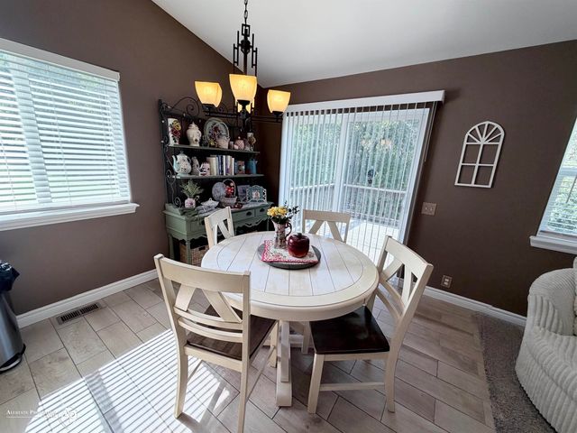 5118 Redwood Lane, Grand Blanc, MI 48439