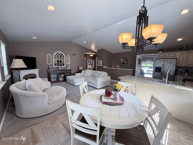 5118 Redwood Lane, Grand Blanc, MI 48439