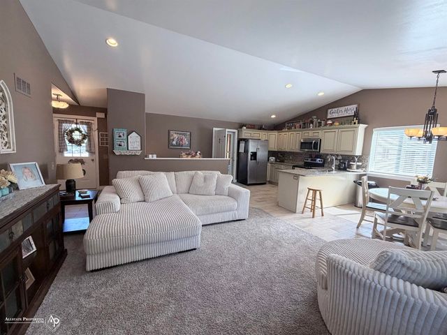 5118 Redwood Lane, Grand Blanc, MI 48439