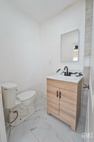 407 8th Street, Bakersfield, CA 93304