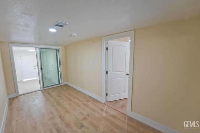 407 8th Street, Bakersfield, CA 93304