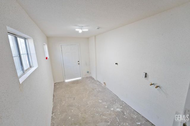 407 8th Street, Bakersfield, CA 93304