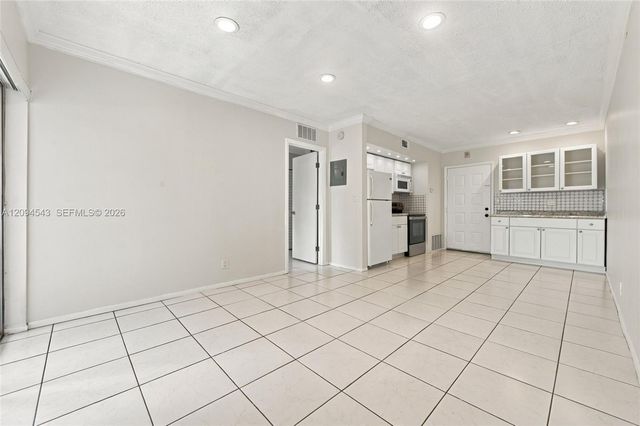 2700 Riverside Drive 302-B, Coral Springs, FL 33065