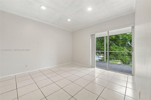 2700 Riverside Drive 302-B, Coral Springs, FL 33065