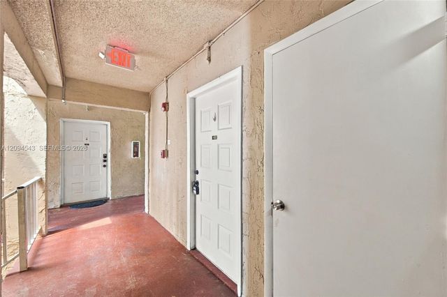 2700 Riverside Drive 302-B, Coral Springs, FL 33065