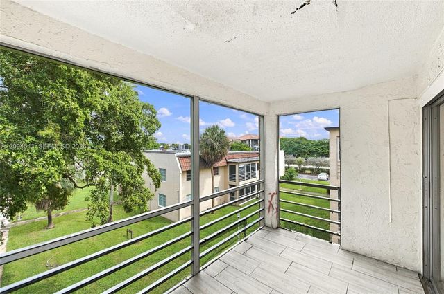 2700 Riverside Drive 302-B, Coral Springs, FL 33065