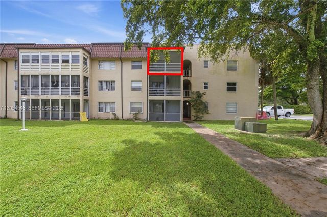 2700 Riverside Drive 302-B, Coral Springs, FL 33065