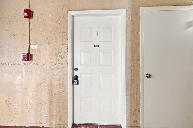 2700 Riverside Drive 302-B, Coral Springs, FL 33065