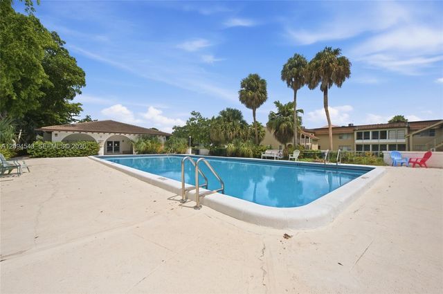2700 Riverside Drive 302-B, Coral Springs, FL 33065