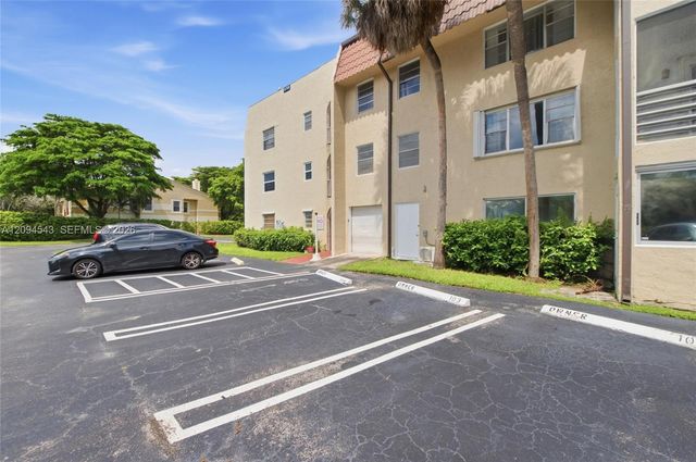 2700 Riverside Drive 302-B, Coral Springs, FL 33065