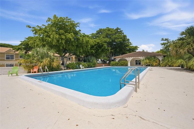 2700 Riverside Drive 302-B, Coral Springs, FL 33065