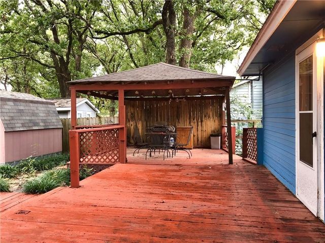 304 Nighthawk Drive, Pottsboro, TX 75076